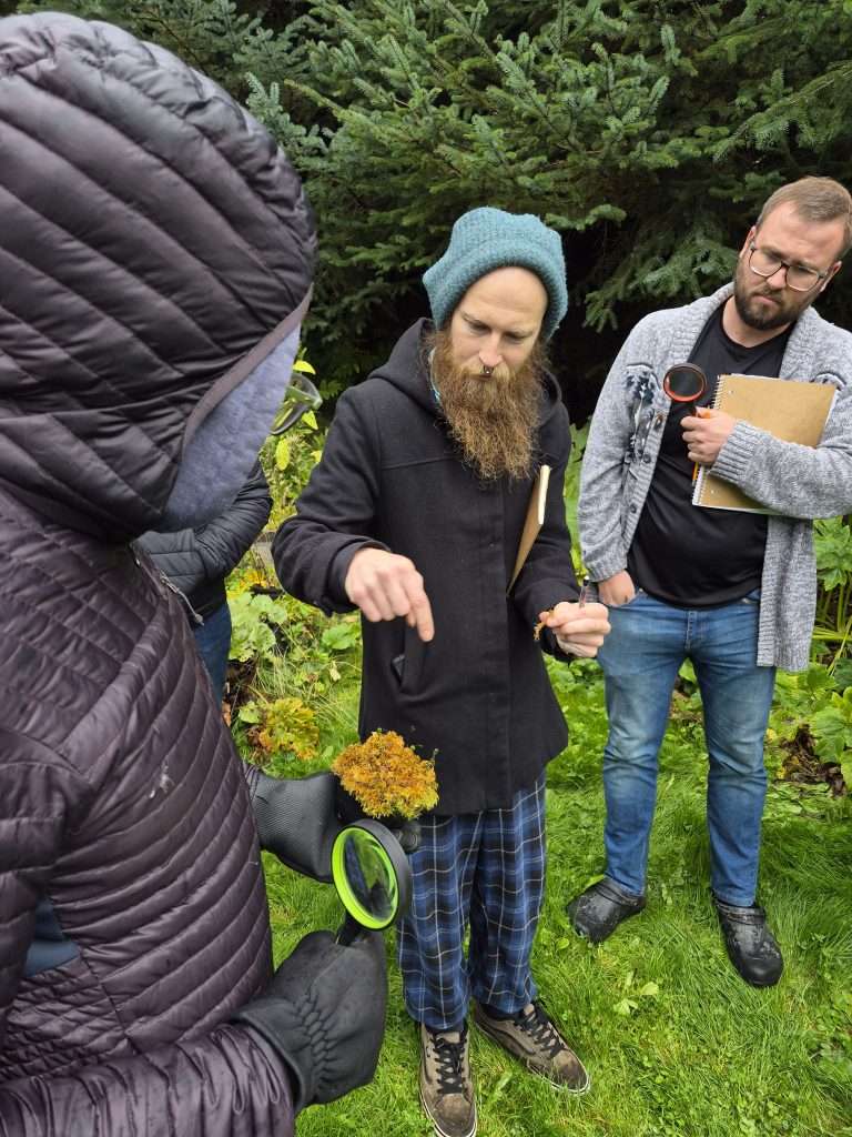 Shawn gives instructions to other educators about peatland